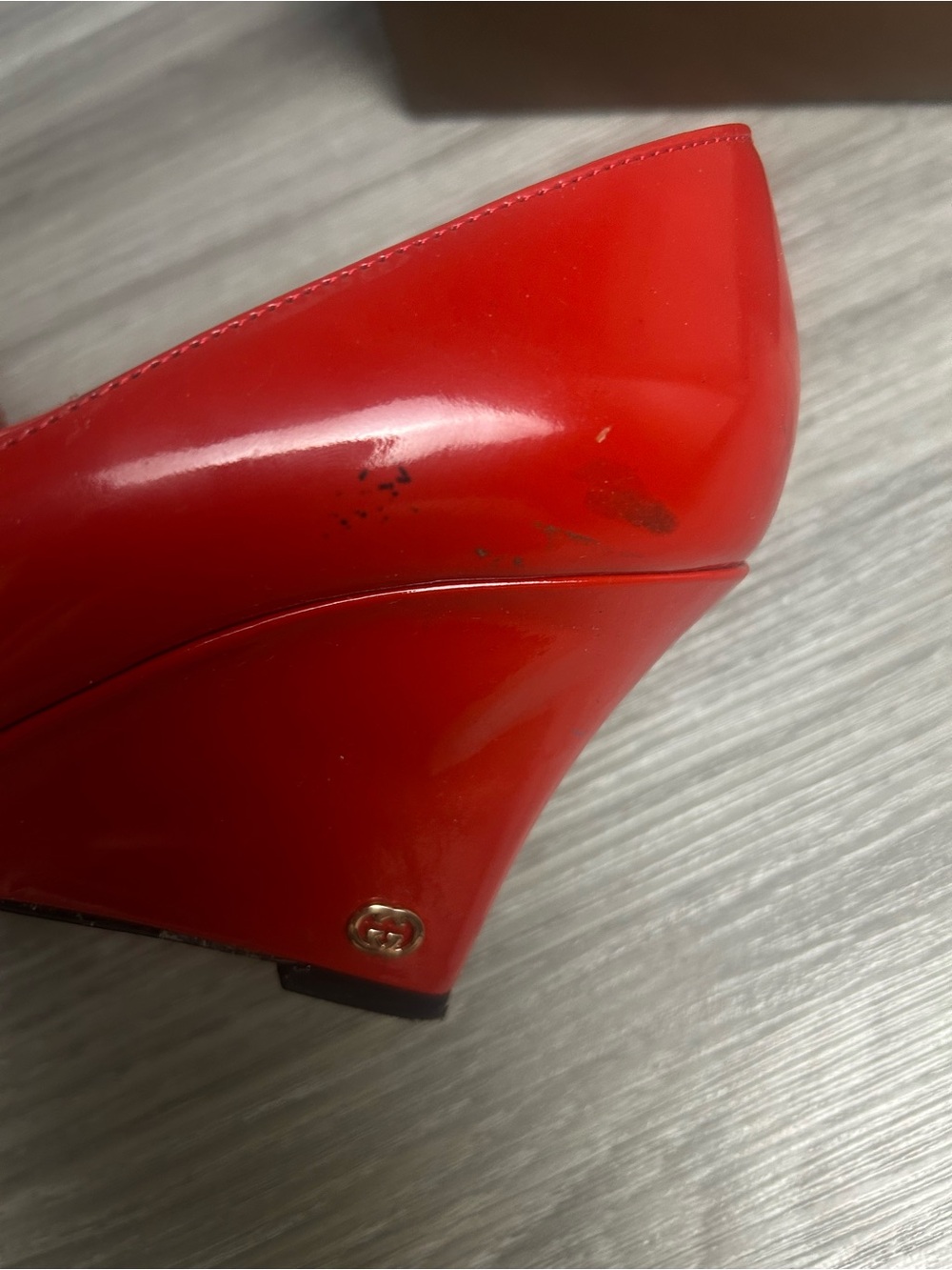 Gucci Red Patent Leather Peep Toe Wedge Pumps Heels Size 8 B - Picture 13 of 15